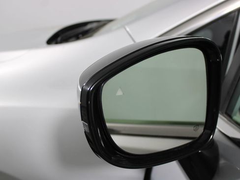 Used 2024 Chrysler Pacifica Touring-L FWD image 41