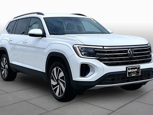 Used 2024 Volkswagen Atlas SE FWD image 3