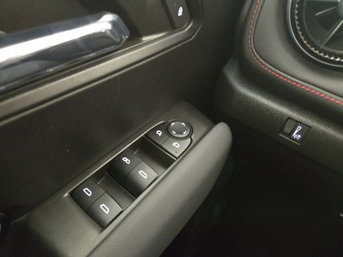 Used 2024 Chevrolet Colorado Z71 w/ LPO, Dark Essentials Package image 27