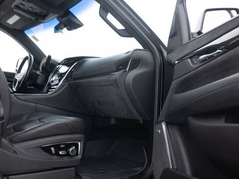 Used 2017 Cadillac Escalade Platinum AWD/4WD image 28