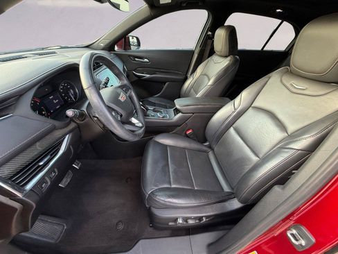 Used 2023 Cadillac XT4 Sport FWD image 9