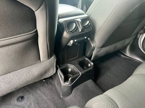 Used 2020 Jeep Wrangler Unlimited Sport S image 24