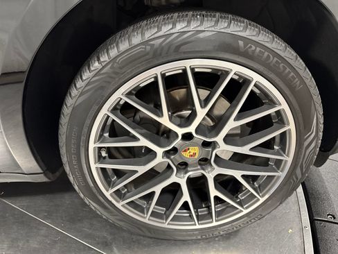 Used 2019 Porsche Macan AWD/4WD image 14