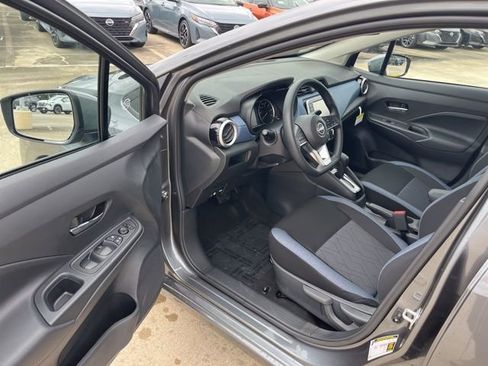 Used 2025 Nissan Versa SV image 11