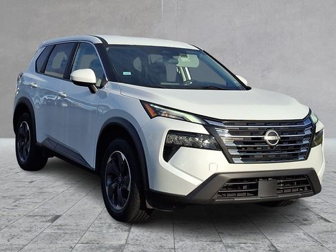 Used 2024 Nissan Rogue SV FWD image 3