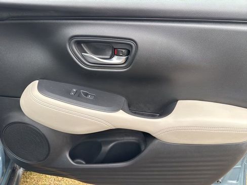 Used 2025 Honda HR-V LX image 22