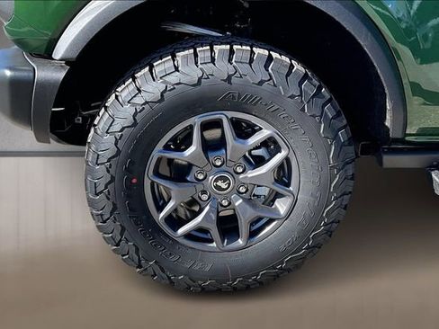 New 2025 Ford Bronco Badlands image 11