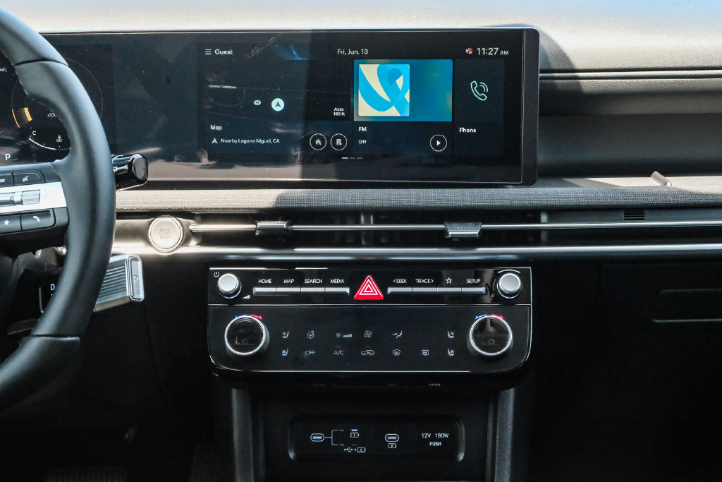 New 2025 Hyundai Tucson Limited FWD image 17