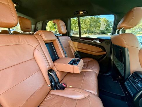 Used 2018 Mercedes-Benz GLS 450 4MATIC image 27