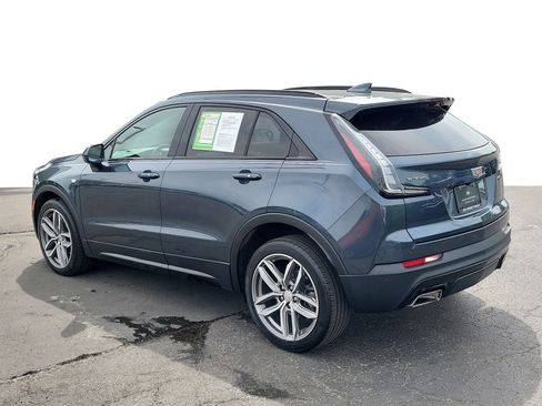 Used 2019 Cadillac XT4 Sport w/ Cold Weather Package FWD image 4