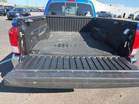 Used 2016 Toyota Tacoma SR5 AWD/4WD image 23