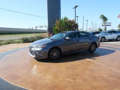 Used 2018 Lexus ES 350 image 5