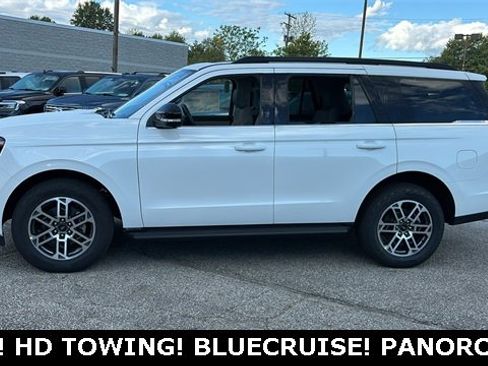 New 2025 Ford Expedition Active image 3