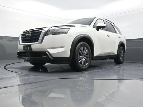 Used 2024 Nissan Pathfinder SV AWD/4WD image 33