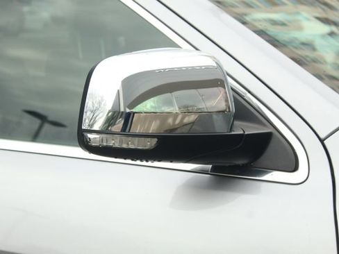 Used 2018 Jeep Grand Cherokee Limited image 14