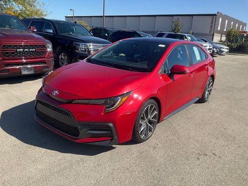 Used 2021 Toyota Corolla SE image 3