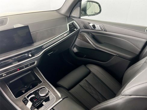 Certified 2024 BMW X5 xDrive40i w/ Premium Package AWD/4WD image 25