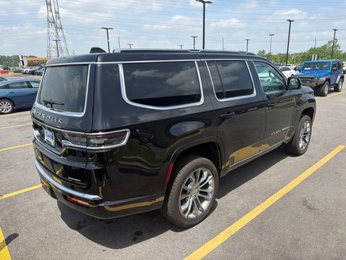 Used 2023 Jeep Grand Wagoneer Series II AWD/4WD image 4