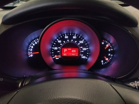 Used 2016 Kia Soul + FWD image 23
