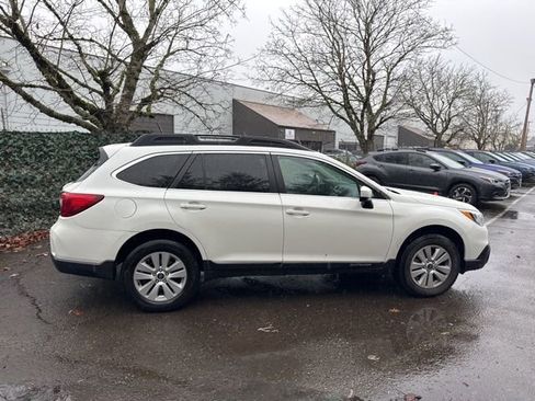 Used 2015 Subaru Outback 2.5i Premium image 8