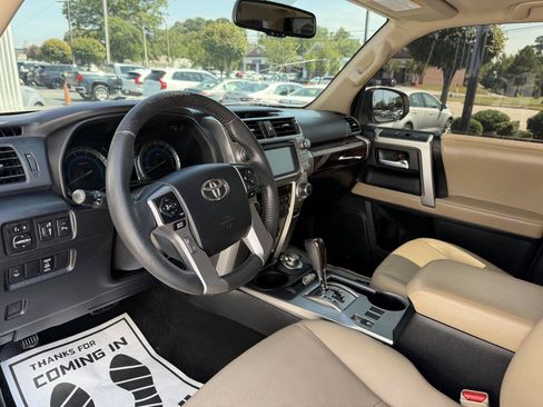 Used 2016 Toyota 4Runner Limited AWD/4WD image 10