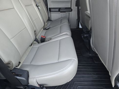 Used 2022 Ford F250 XL w/ Power Equipment Group image 32