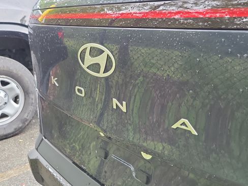 Used 2025 Hyundai Kona SEL FWD image 6