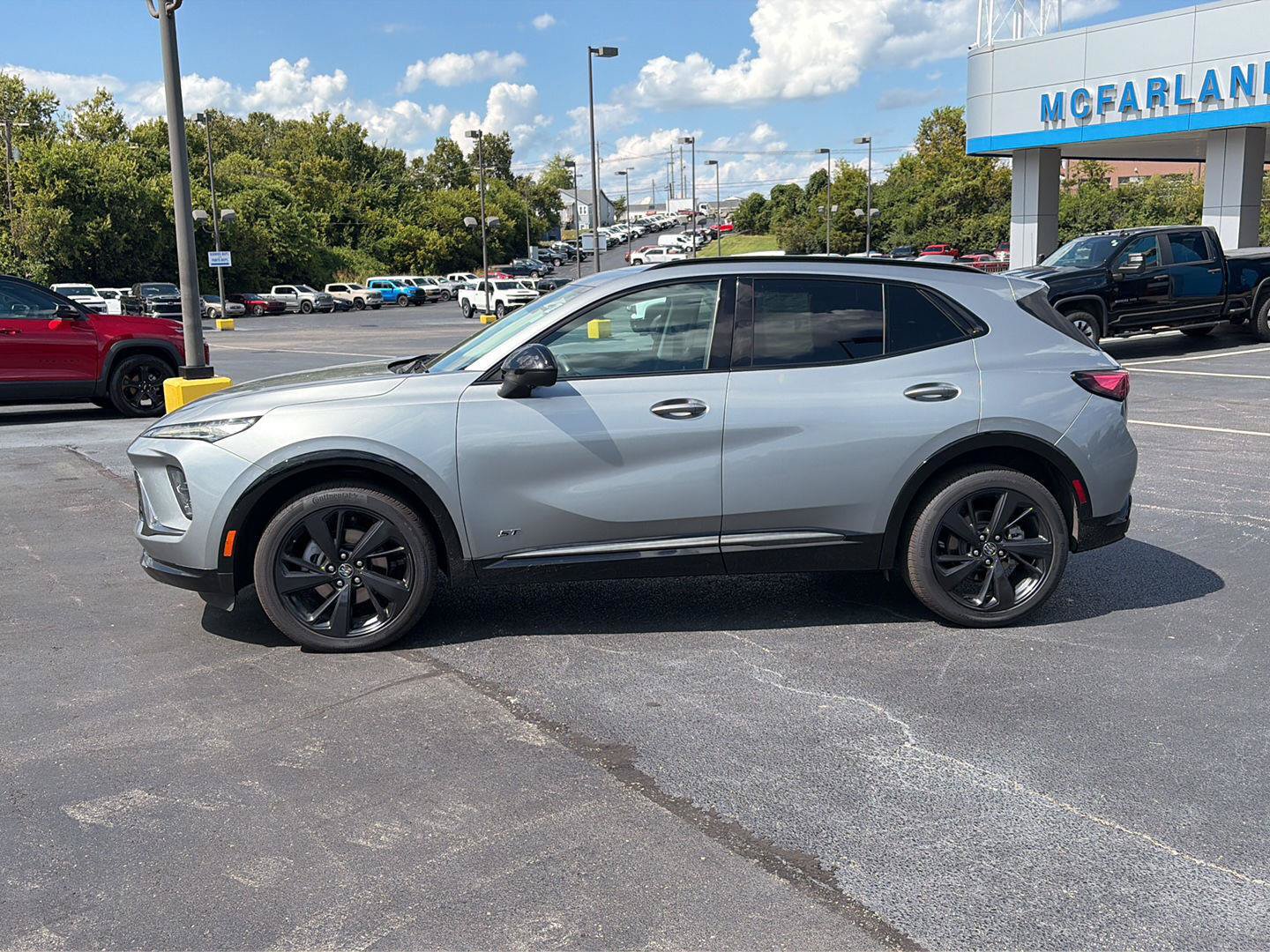 Used 2025 Buick Envision Sport Touring AWD/4WD image 2