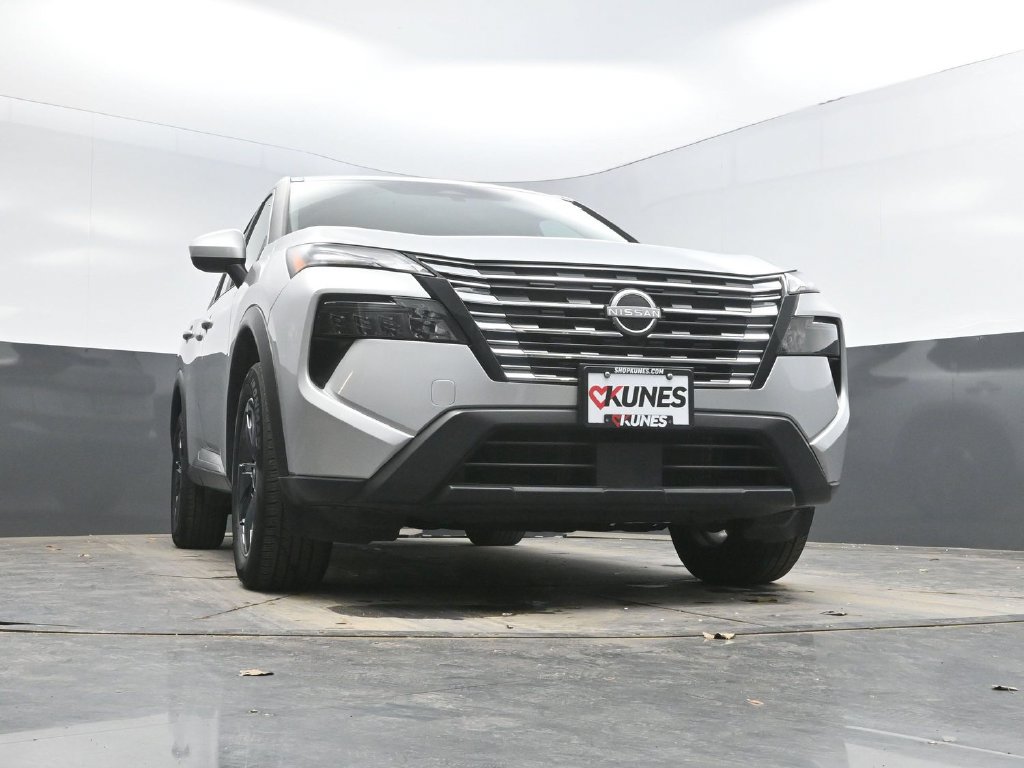 Used 2025 Nissan Rogue SV AWD/4WD image 30