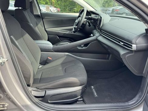 Used 2024 Hyundai Elantra SEL FWD image 14