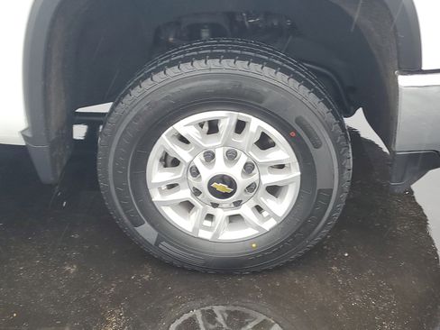 Used 2022 Chevrolet Silverado 2500 LT w/ Convenience Package image 5