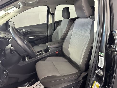 Used 2018 Ford Escape SE image 15