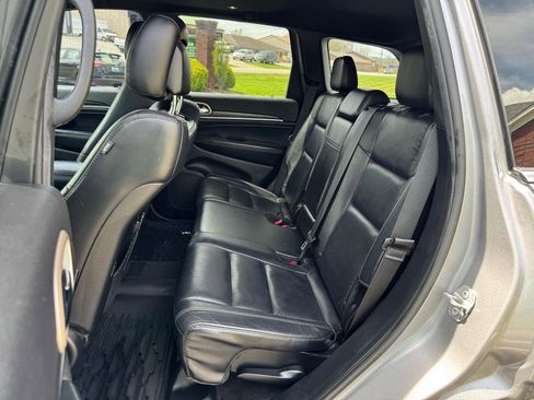 Used 2017 Jeep Grand Cherokee Limited image 18