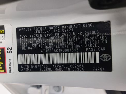 Used 2024 Toyota Camry SE image 38