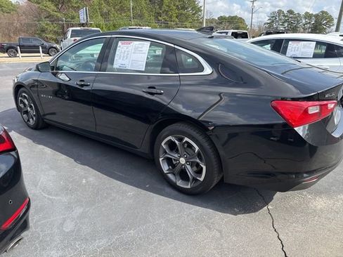 Used 2023 Chevrolet Malibu LT image 2