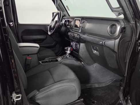 Used 2022 Jeep Gladiator Willys image 32