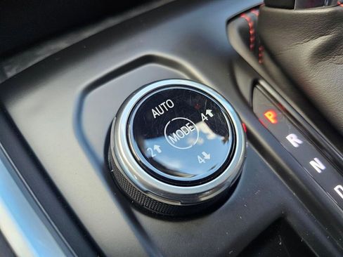 Used 2023 Chevrolet Colorado Z71 w/ Z71 Convenience Package 2 image 40