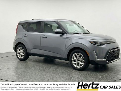 Used 2025 Kia Soul LX w/ LX Technology Package FWD image 1