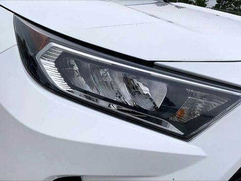 Used 2021 Toyota RAV4 XLE FWD image 26