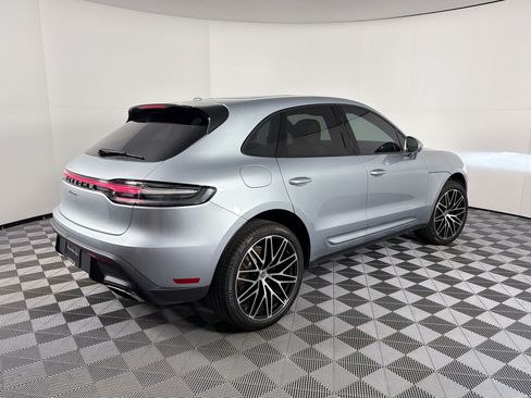 Certified 2026 Porsche Macan AWD/4WD image 9