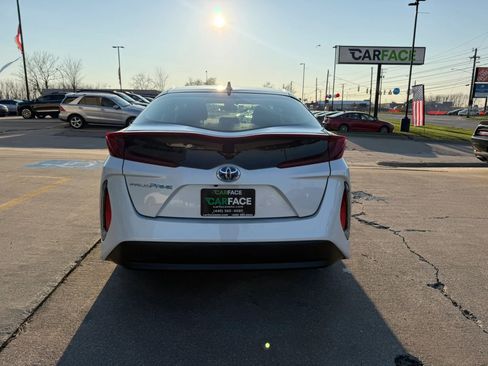 Used 2022 Toyota Prius Prime LE image 10