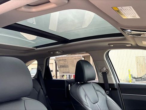 Used 2025 Kia Sorento S w/ Panoramic Sunroof Package image 12