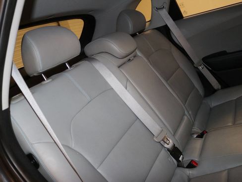 Used 2018 Kia Niro EX Premium image 76