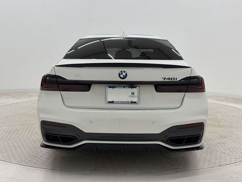 Used 2022 BMW 740i w/ M Sport Package RWD image 10