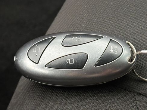 Used 2025 Hyundai Elantra SEL FWD image 22