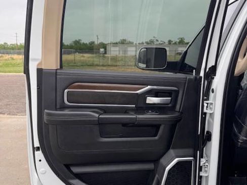 Used 2022 RAM 2500 Laramie AWD/4WD image 17