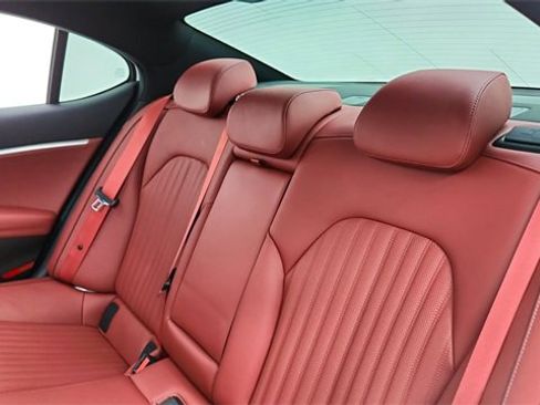 Used 2025 Genesis G70 2.5T w/ Sport Prestige Package image 30