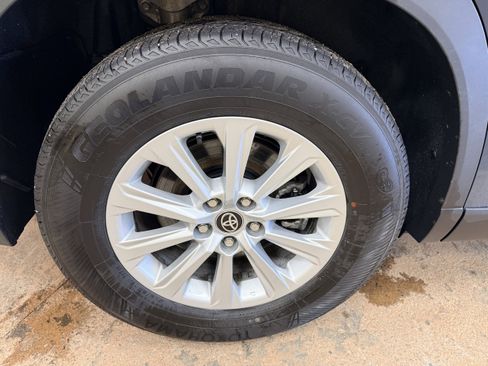 Used 2025 Toyota Grand Highlander AWD Hybrid image 12