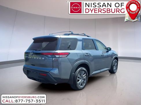 Used 2025 Nissan Pathfinder SV w/ SV Premium Package FWD image 3