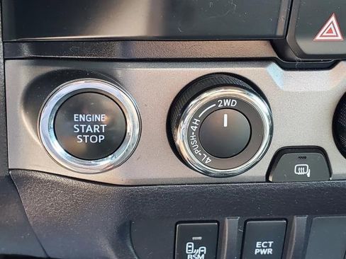 Used 2019 Toyota Tacoma TRD Sport image 30